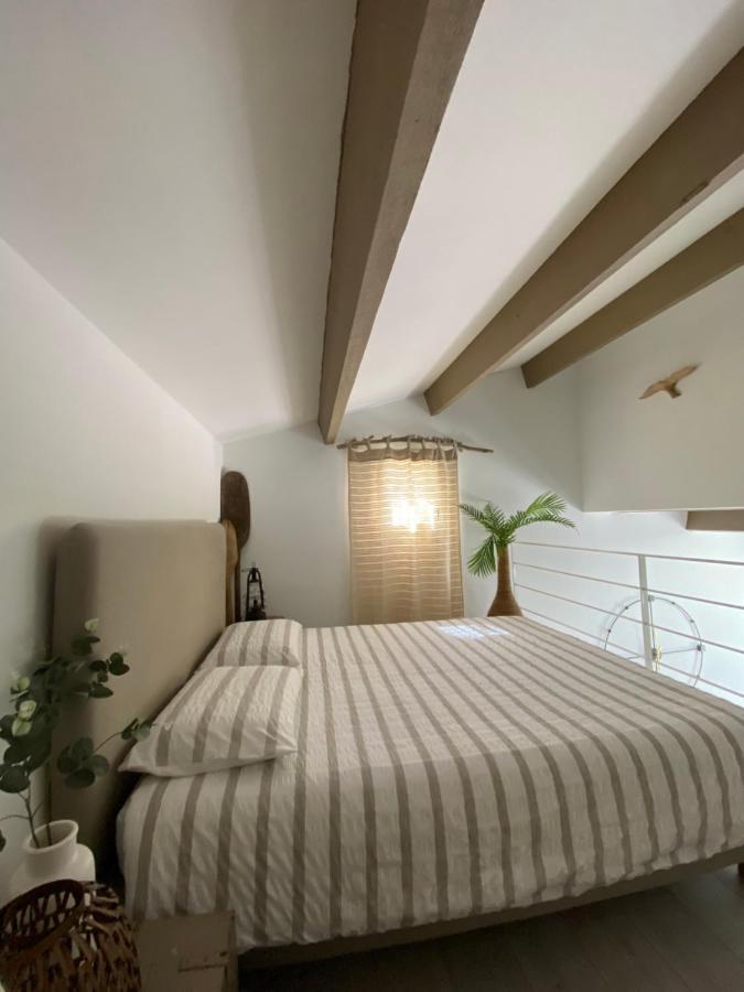 Duplex Face Au Lac A 600 Metres De La Mer Six-Fours-les-Plages Luaran gambar